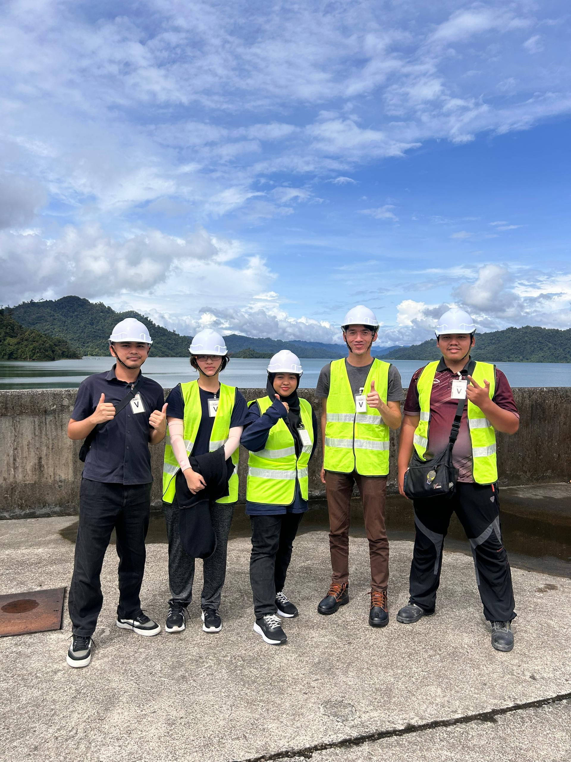 Quantifying Adventures : FBE Students Exploring Bakun Dam and the ...