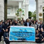 Pic 1 Participants with Dr Azriey Mazlan in front of the Malaysian Consulate General Office, Ho Chi Minh City
