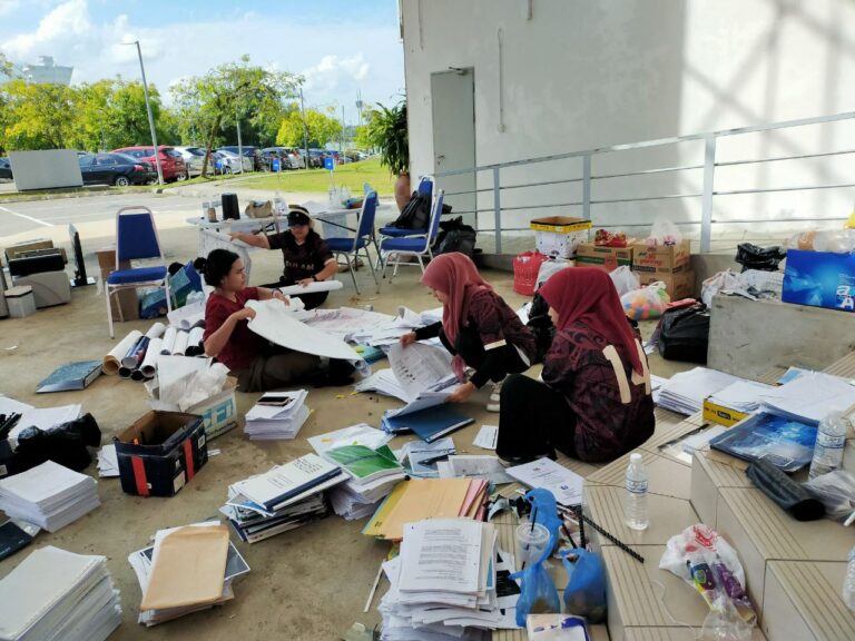 Pic 1 Sorting waste items according to categories